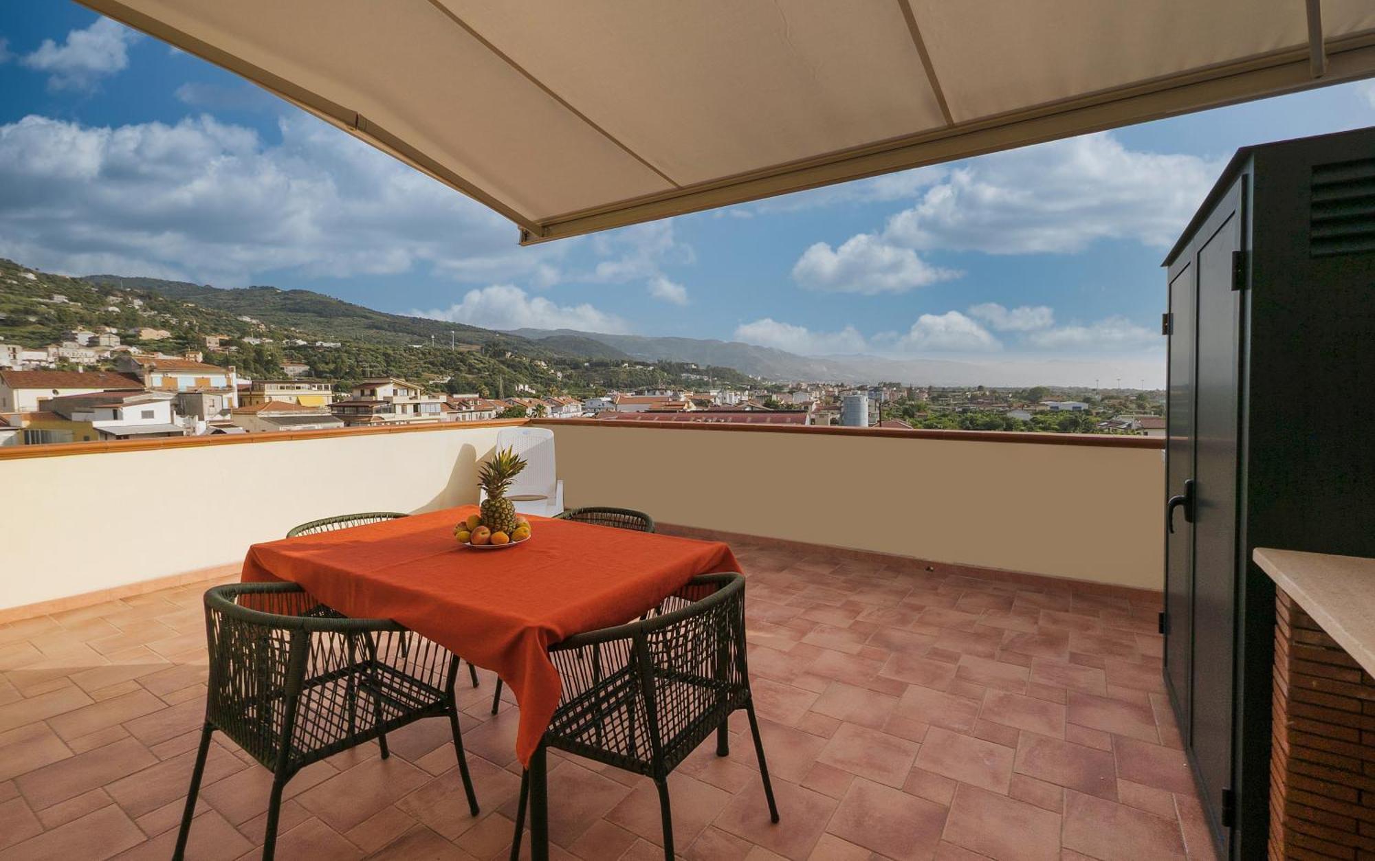 Magico Apartments - 450M Dalla Spiaggia Capo dʼOrlando Exteriör bild