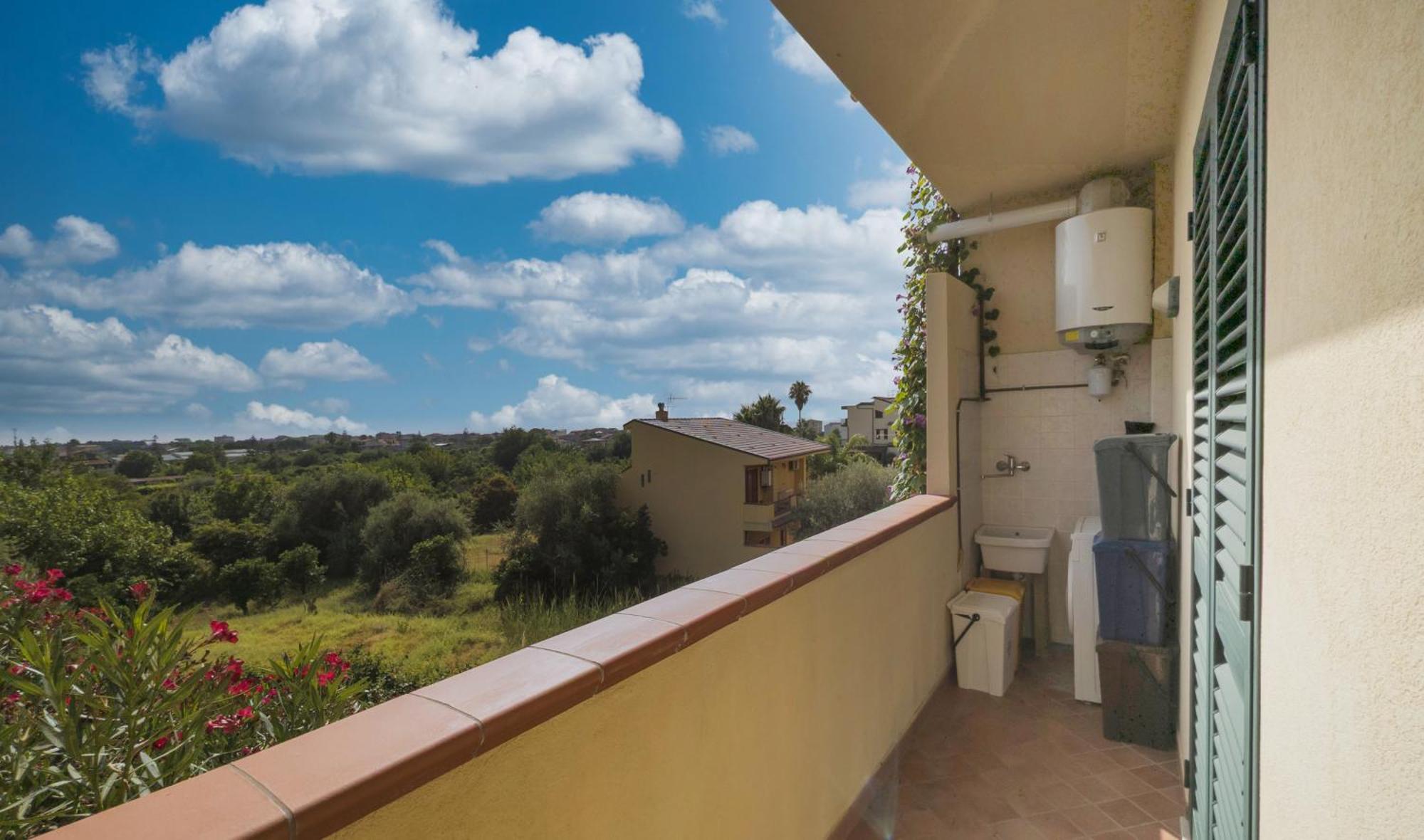 Magico Apartments - 450M Dalla Spiaggia Capo dʼOrlando Exteriör bild