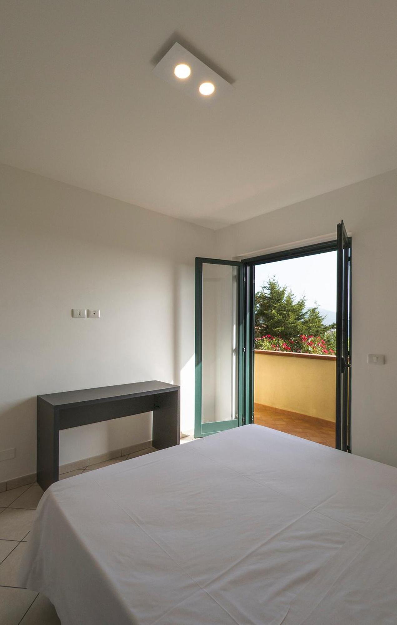 Magico Apartments - 450M Dalla Spiaggia Capo dʼOrlando Exteriör bild