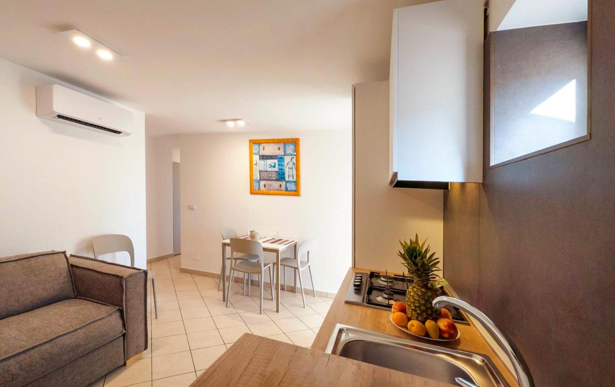 Magico Apartments - 450M Dalla Spiaggia Capo dʼOrlando Exteriör bild