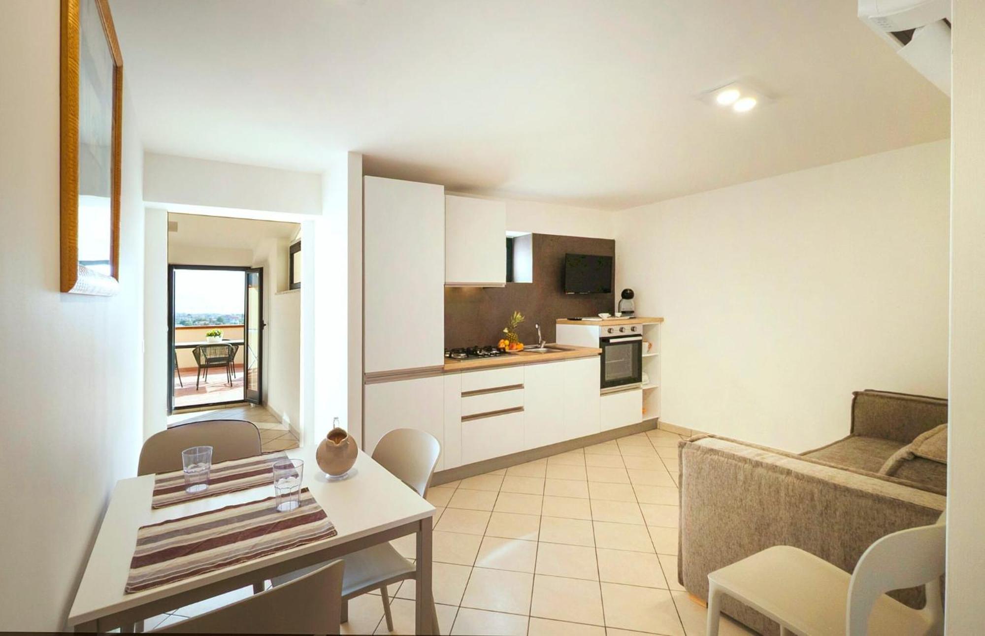 Magico Apartments - 450M Dalla Spiaggia Capo dʼOrlando Exteriör bild