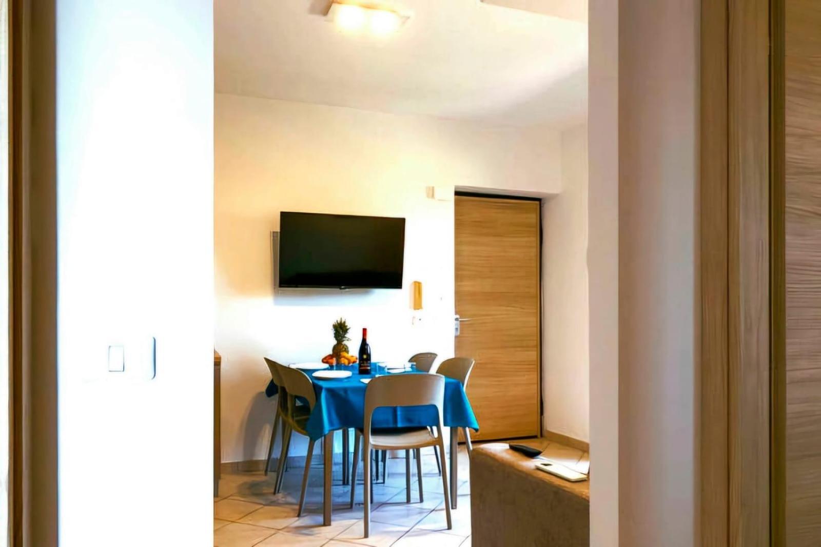 Magico Apartments - 450M Dalla Spiaggia Capo dʼOrlando Exteriör bild